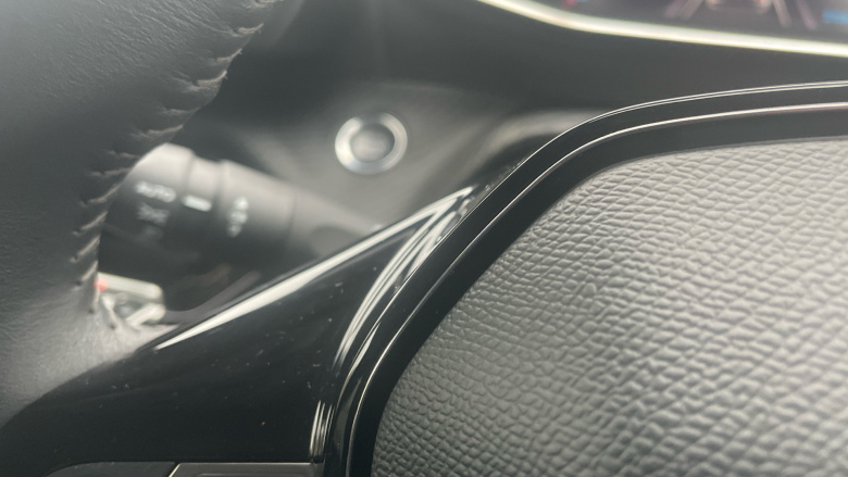 Peugeot 208 1.2 PureTech 100 Allure Premium 5dr Petrol Hatchback